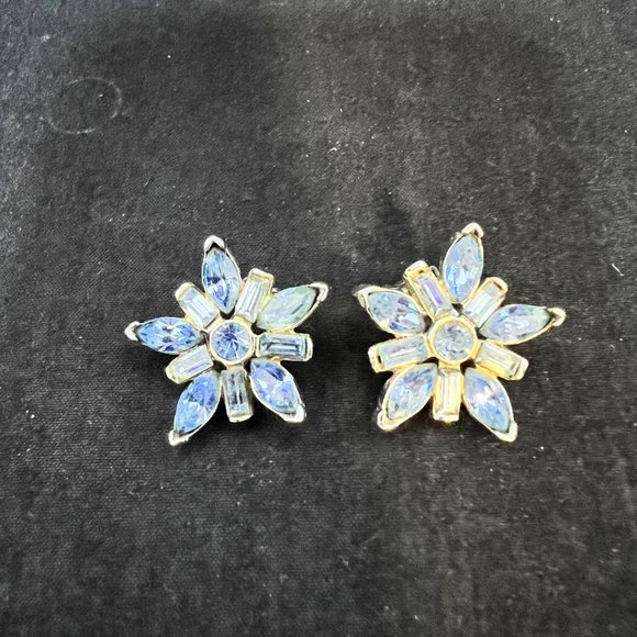 Vintage Pell Silver Tone Blue Rhinestone Clip On Earrings (3290) - Picture 3 of 7